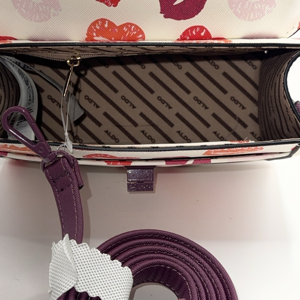 Aldo valentine kisses White and Red Satchel with Lip Print - Picture 8 of 11